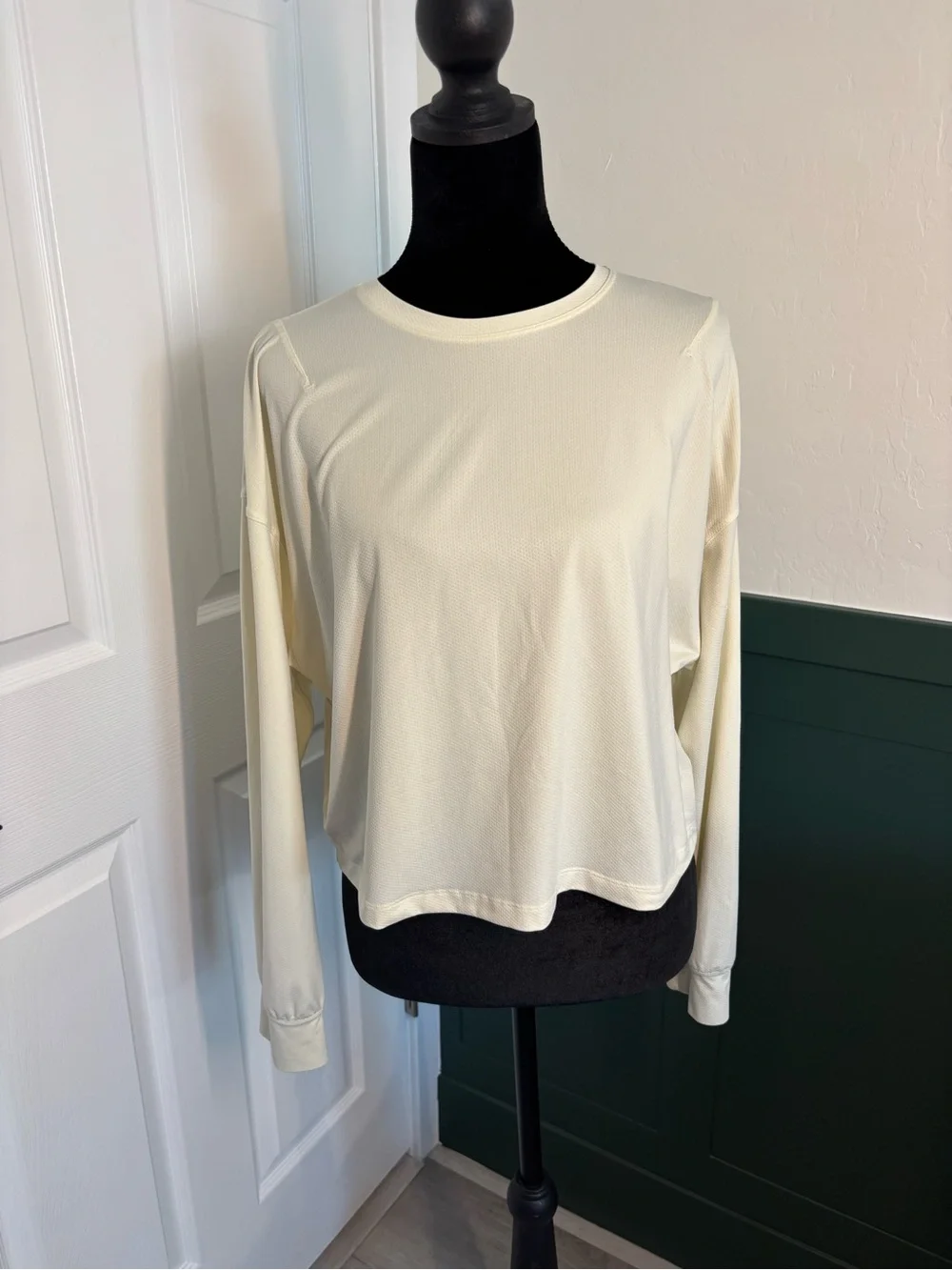 Lululemon Cream Waffle Knit Cropped Long Sleeve Performance Top